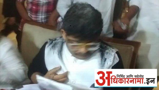 ॲड.सदावर्तेंवर संभाजी ब्रिगेडच्या कार्यकर्त्यांकडून शाईफेक