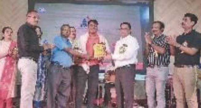 महापालिका कर्मचाऱ्यांच्या विविध क्रीडा स्पर्धांचे बक्षीस वितरण थाटात