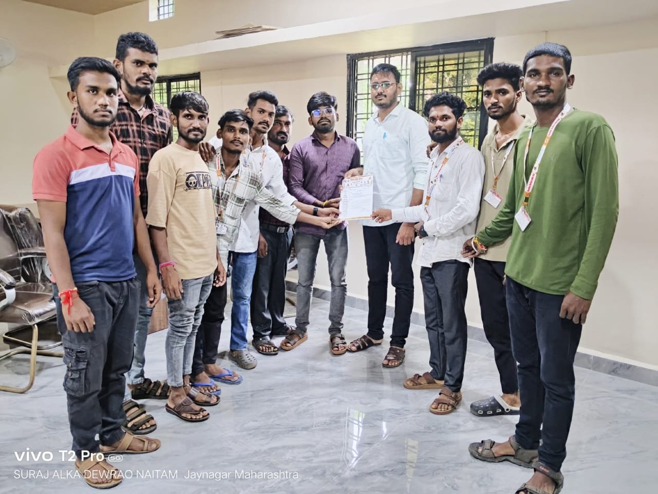 चामोर्शी ते हरणघाट खड्डेमय रस्त्याची तात्काळ दुरुस्ती करा; शिवसेना वैद्यकीय मदत कक्ष यांची निवेदनातुन मागणी
