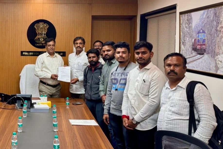 पुणे - दौंड रेल्वे प्रवाशांच्या प्रलंबित मागण्यांसाठी आमदार राहुल कुल यांचा रेल्वे प्रशासनाकडे पाठपुरावा