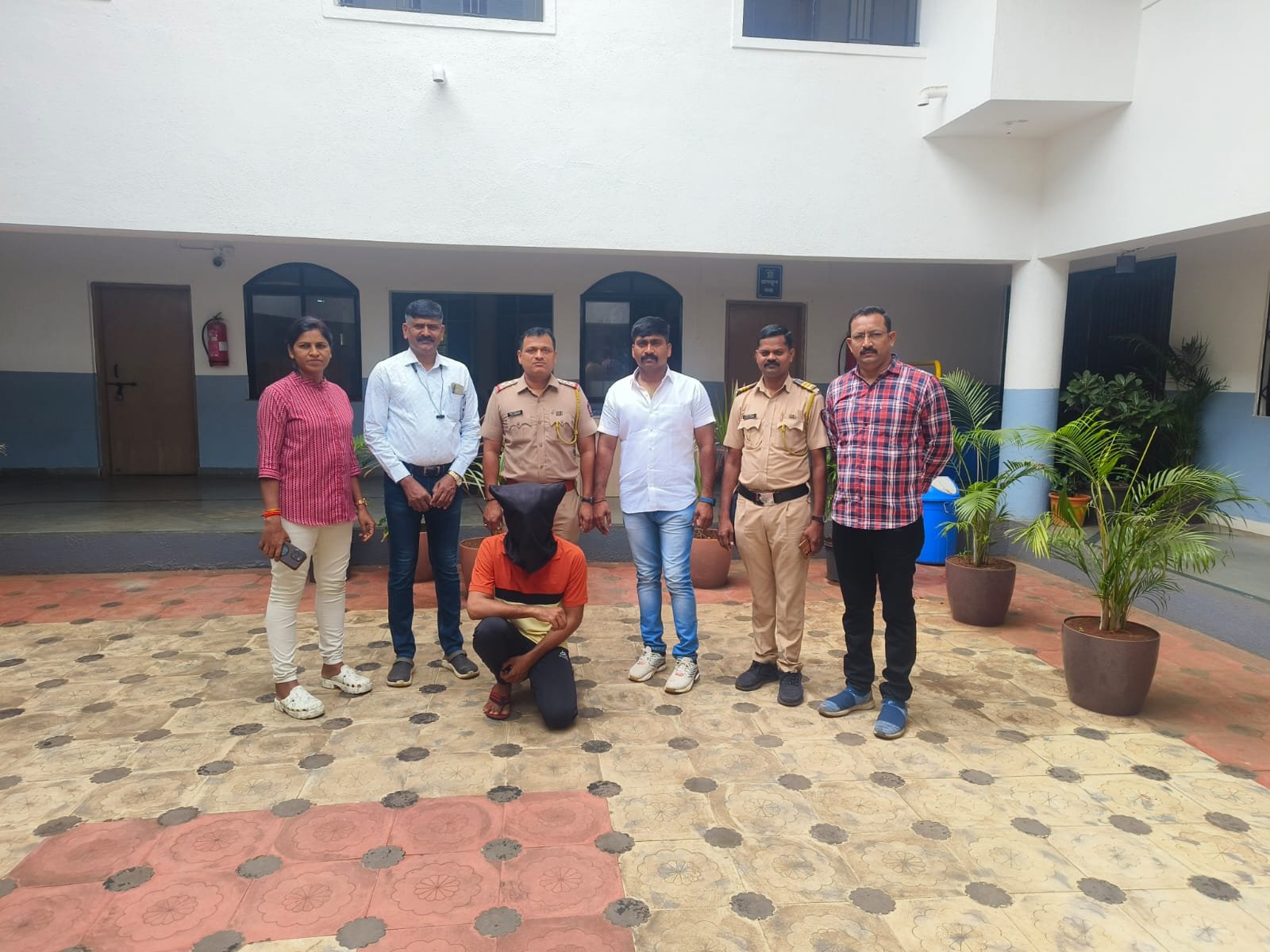 बारामती तालुका पोलिस ठाणे हद्दीत रुईपाटी जवळ अवैध शस्त्र बाळगणाऱ्या इसमास केले जेरबंद